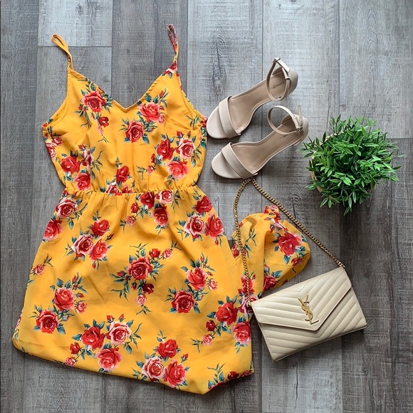 H&M Dresses & Skirts - H&M MAXI DRESS